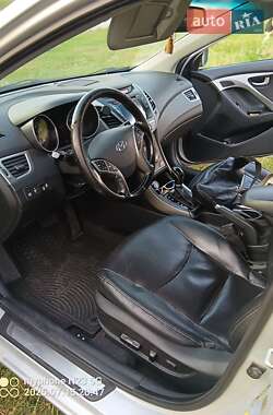Седан Hyundai Elantra 2014 в 