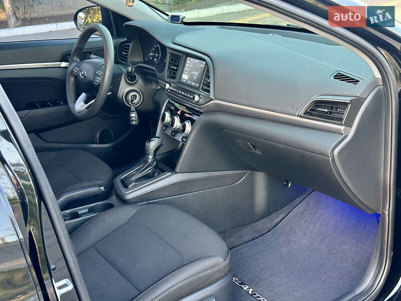 Седан Hyundai Elantra 2019 в Кропивницком