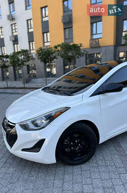 Седан Hyundai Elantra 2015 в 
