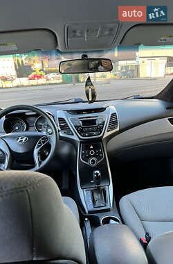 Седан Hyundai Elantra 2015 в 