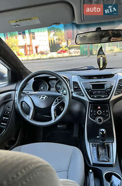 Седан Hyundai Elantra 2015 в 