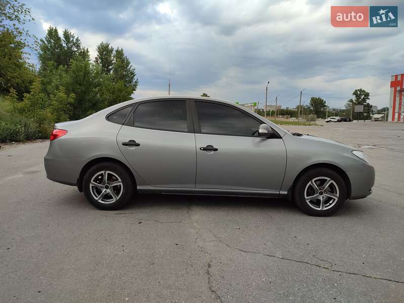 Hyundai Elantra 2011
