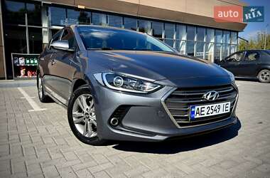 Седан Hyundai Elantra 2016 в Дніпрі
