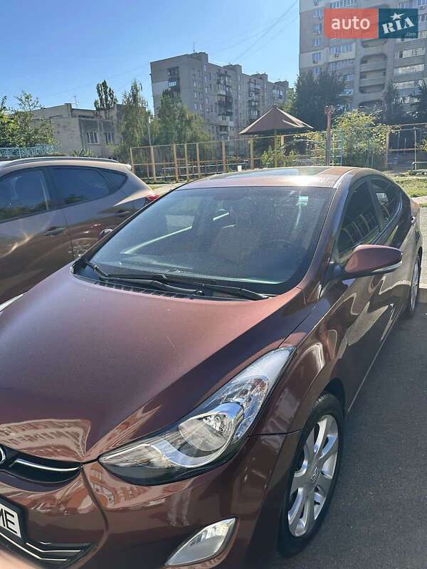 Седан Hyundai Elantra 2012 в Киеве