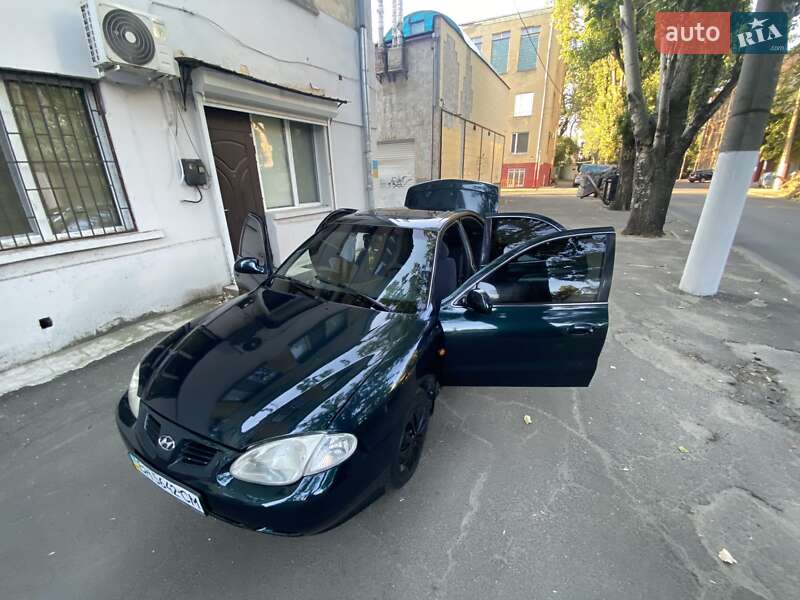 Седан Hyundai Elantra 1999 в Одессе