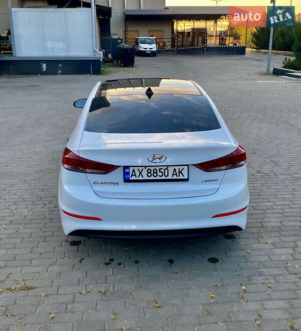 Седан Hyundai Elantra 2016 в Харкові