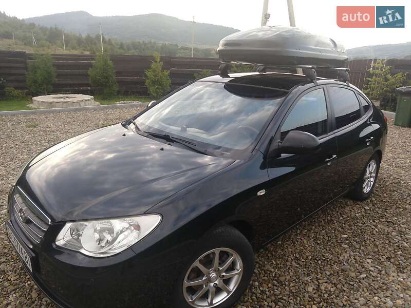 Седан Hyundai Elantra 2008 в Львове