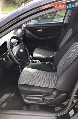 Седан Hyundai Elantra 2010 в 