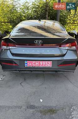 Седан Hyundai Elantra 2024 в Вінниці