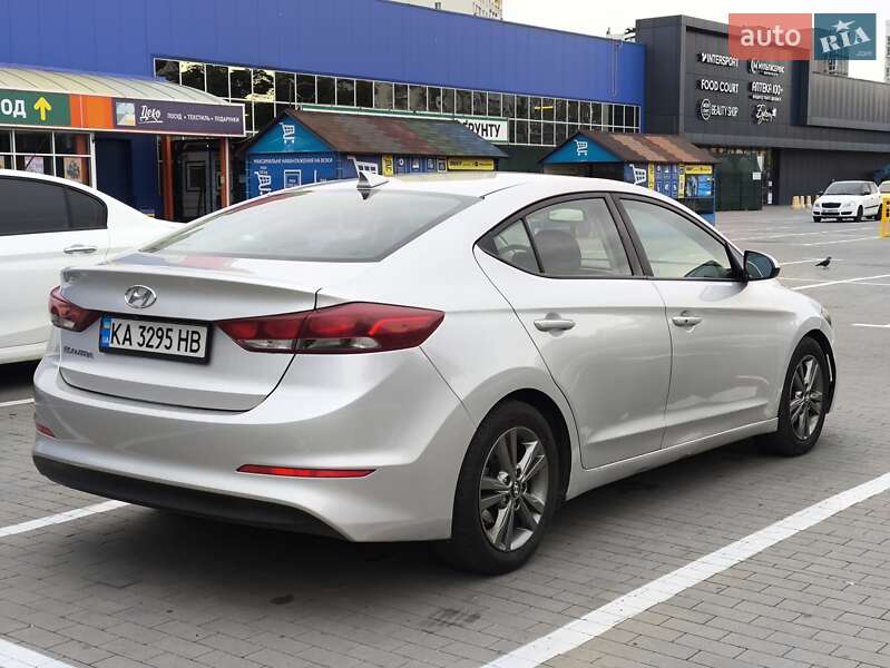 Седан Hyundai Elantra 2018 в Броварах