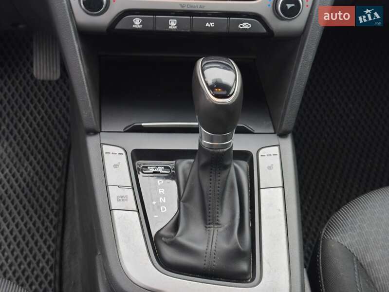 Седан Hyundai Elantra 2018 в Броварах