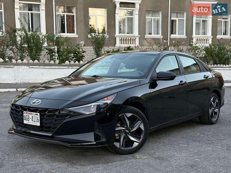 Седан Hyundai Elantra 2023 в Тараще