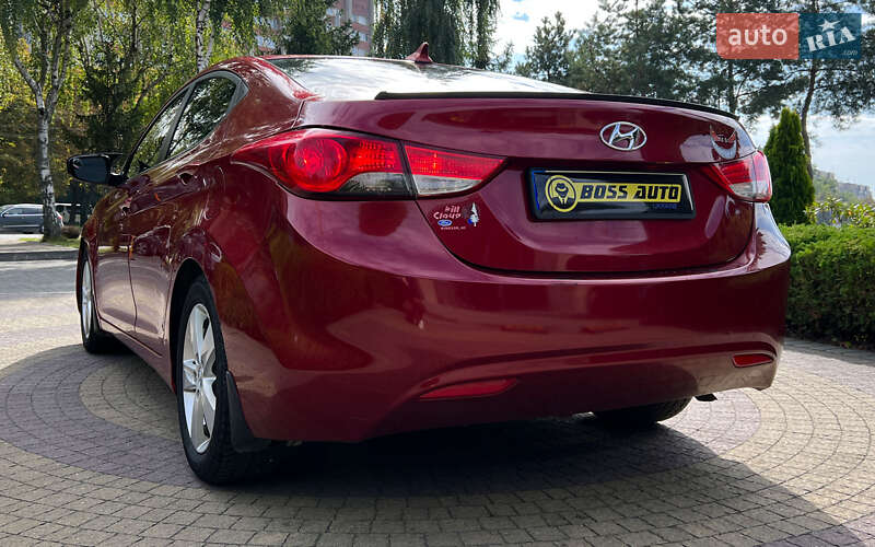 Седан Hyundai Elantra 2013 в Львове