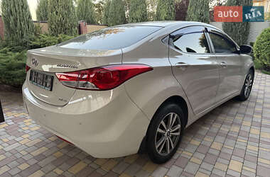 Седан Hyundai Elantra 2012 в 