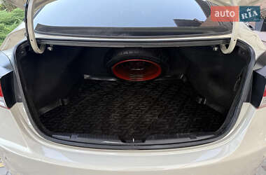 Седан Hyundai Elantra 2012 в 