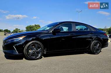 Седан Hyundai Elantra 2021 в 