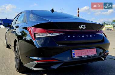 Седан Hyundai Elantra 2021 в 