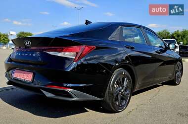 Седан Hyundai Elantra 2021 в 