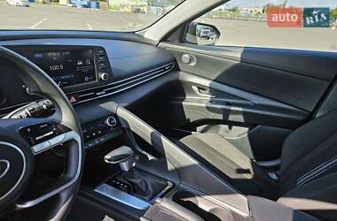 Седан Hyundai Elantra 2021 в 