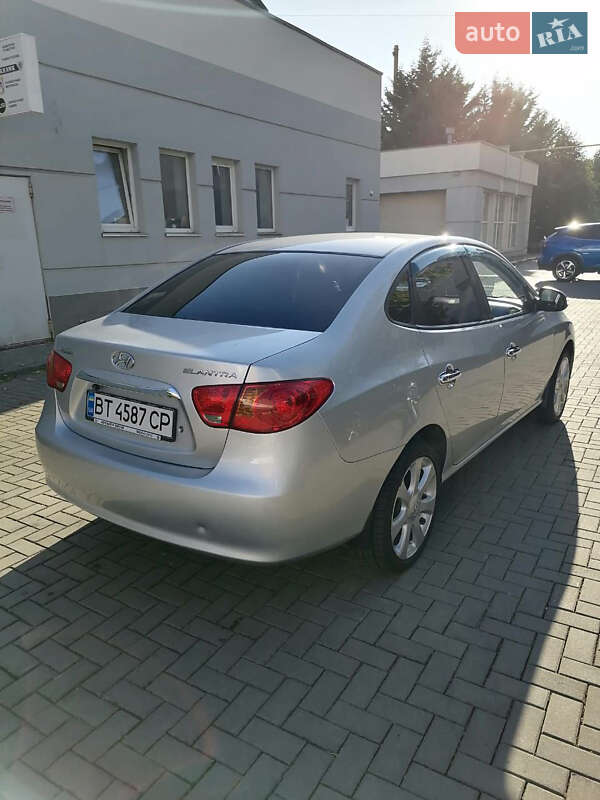 Седан Hyundai Elantra 2010 в Одессе