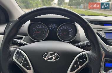 Седан Hyundai Elantra 2012 в 