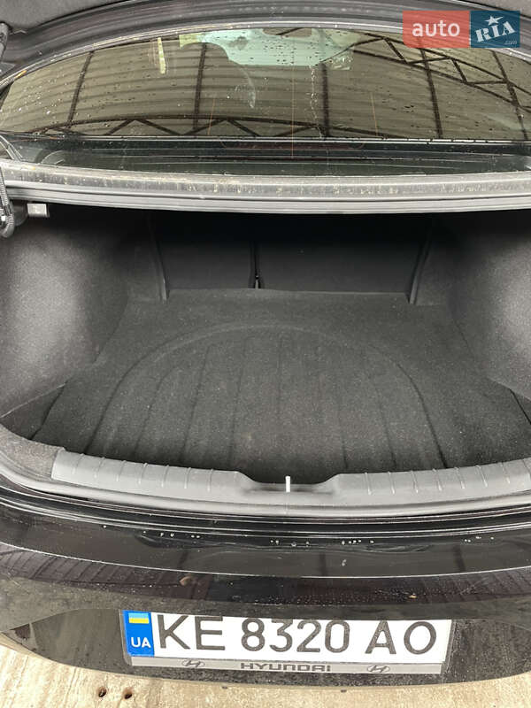Седан Hyundai Elantra 2020 в Кривом Роге