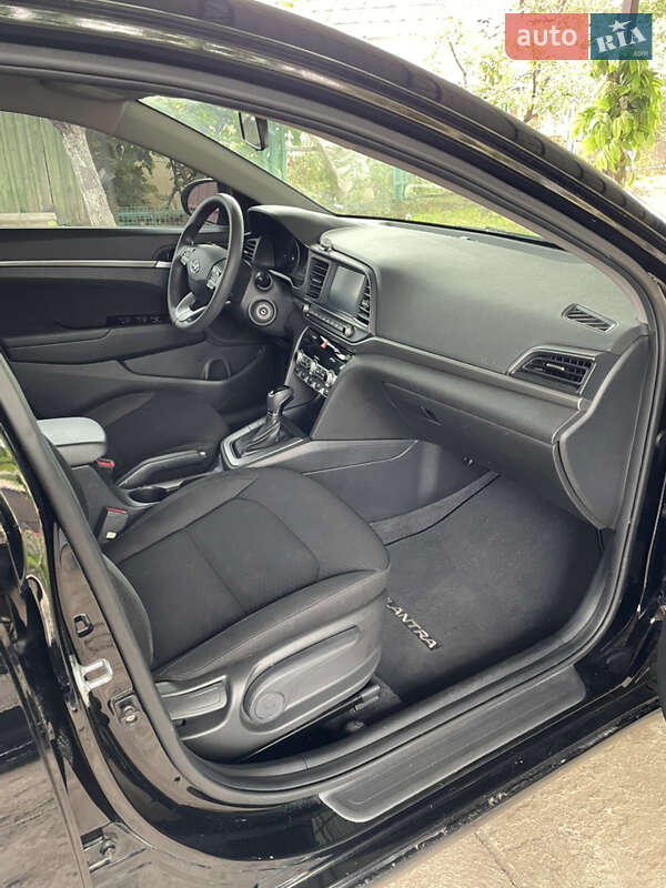 Седан Hyundai Elantra 2020 в Кривом Роге
