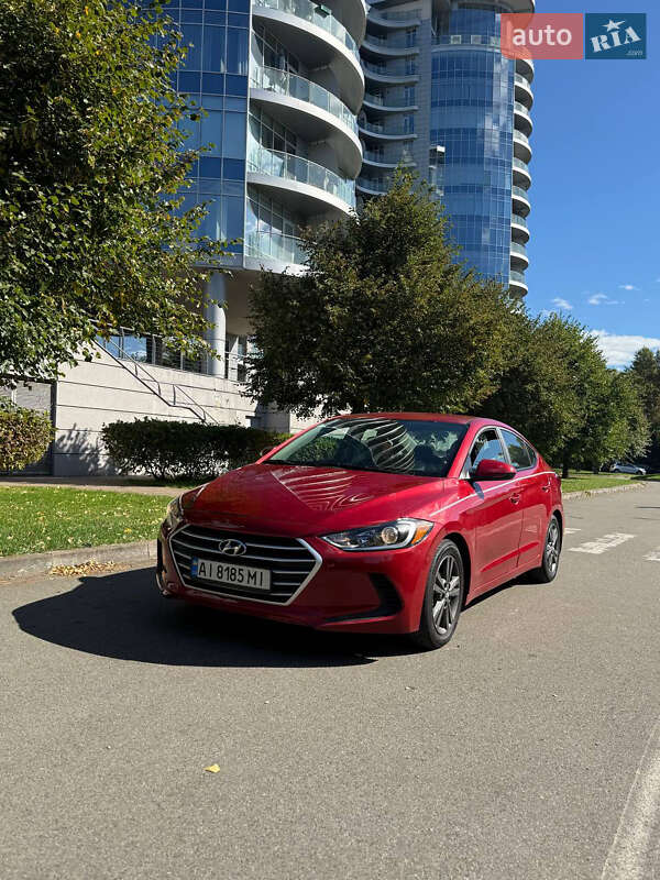Седан Hyundai Elantra 2016 в Киеве