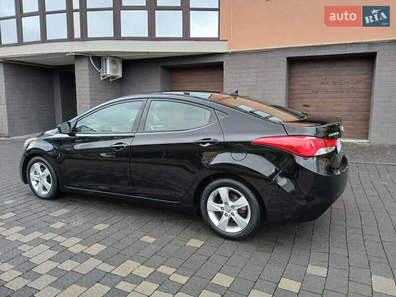 Седан Hyundai Elantra 2012 в Ивано-Франковске