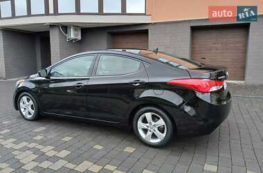 Седан Hyundai Elantra 2012 в 