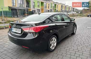 Седан Hyundai Elantra 2012 в 