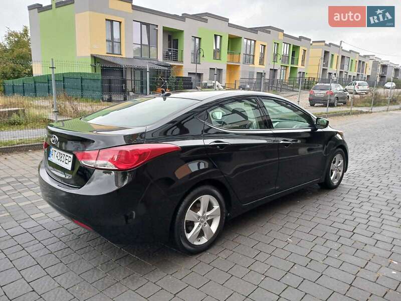 Седан Hyundai Elantra 2012 в Ивано-Франковске