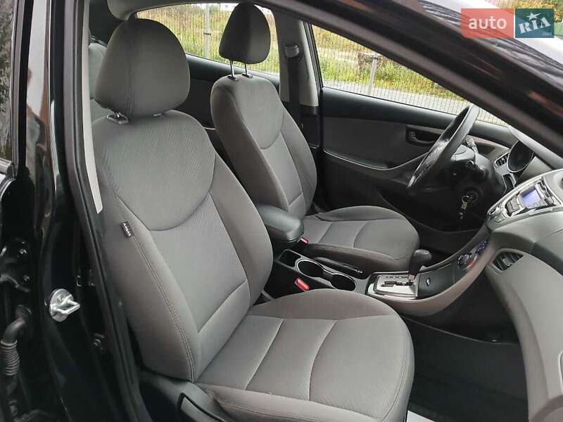 Седан Hyundai Elantra 2012 в Ивано-Франковске