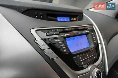 Седан Hyundai Elantra 2012 в 