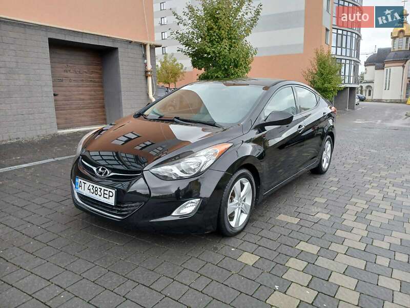 Седан Hyundai Elantra 2012 в Ивано-Франковске