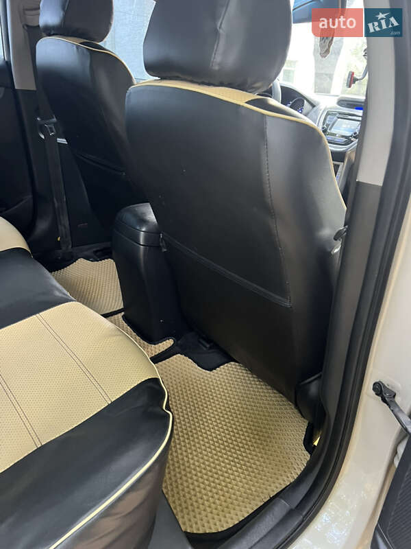 Седан Hyundai Elantra 2012 в Киеве фото 20 Седан Hyundai Elantra 2012 в Киеве