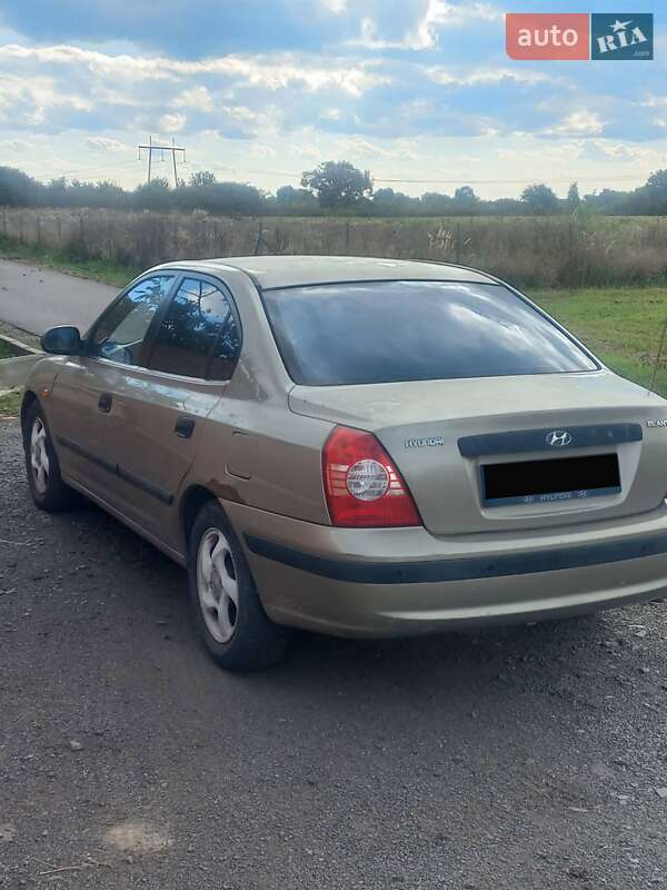 Седан Hyundai Elantra 2003 в 