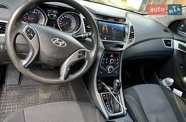 Седан Hyundai Elantra 2014 в 