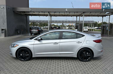 Седан Hyundai Elantra 2017 в 