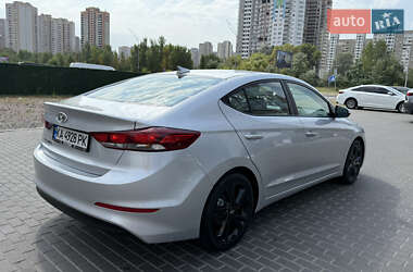 Седан Hyundai Elantra 2017 в 