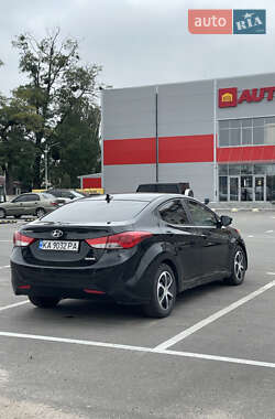 Седан Hyundai Elantra 2012 в 