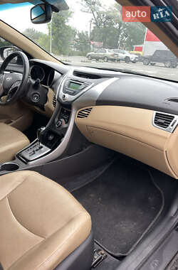 Седан Hyundai Elantra 2012 в 