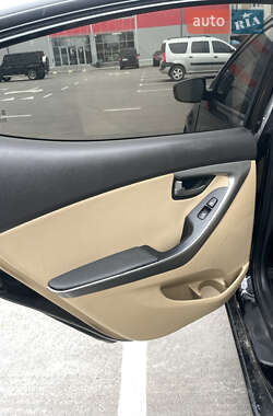 Седан Hyundai Elantra 2012 в 