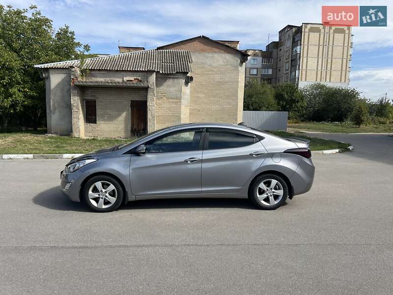 Седан Hyundai Elantra 2013 в Богуславе