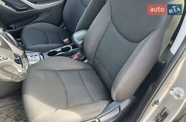 Седан Hyundai Elantra 2013 в 