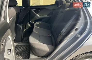 Седан Hyundai Elantra 2013 в 
