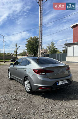 Седан Hyundai Elantra 2018 в 