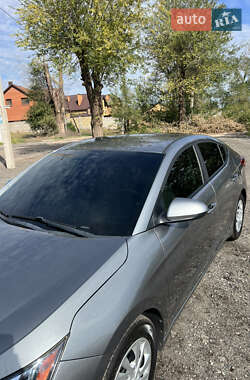 Седан Hyundai Elantra 2018 в 