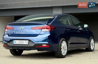 Седан Hyundai Elantra 2018 в 