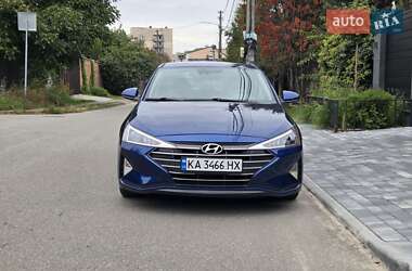 Седан Hyundai Elantra 2018 в 